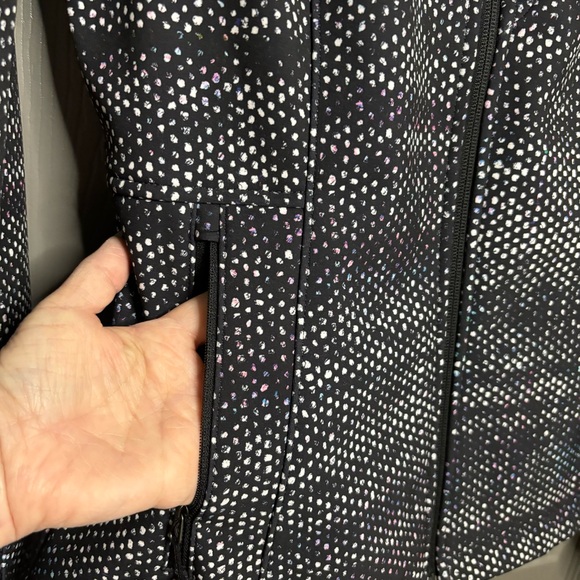 The North Face Soft Shell Jacket Fleece Lined M Black White Pink Blue Abstract - Picture 9 of 16